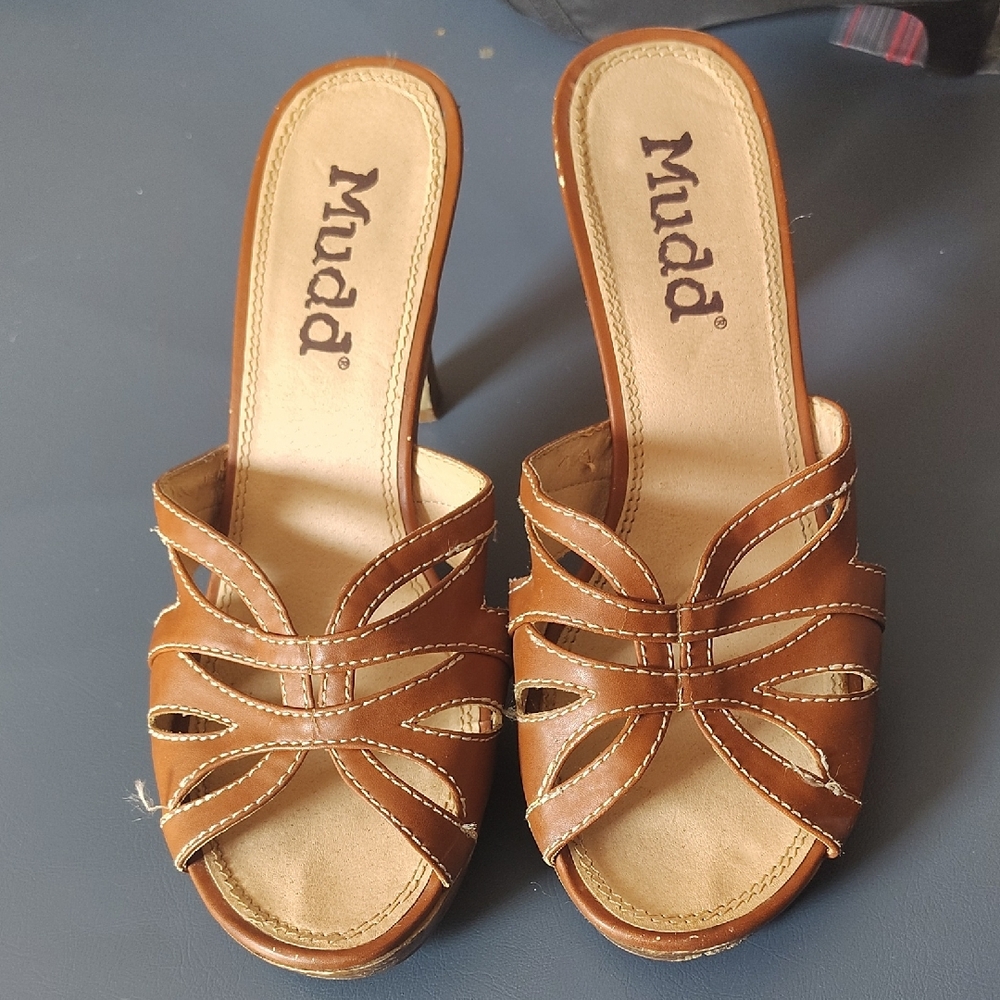 Vintage Y2K Mudd Women's Tan Heeled Sandals 7M EUC